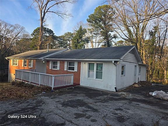 3rd image of 6270 Rockbridge Rd