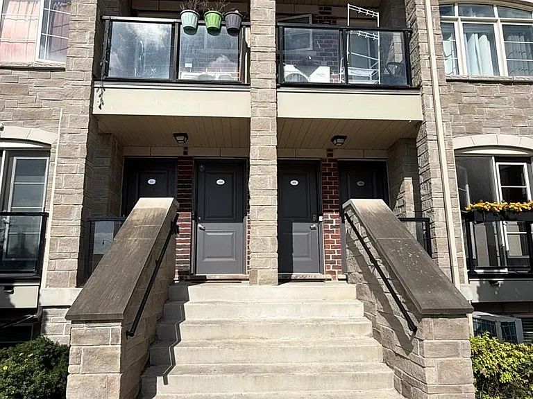 200 Veterans Dr E #100 — Photo 4