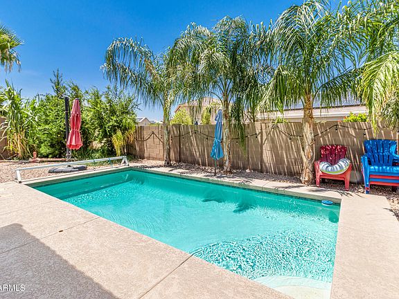 2nd image of 1807 N Desert Willow St