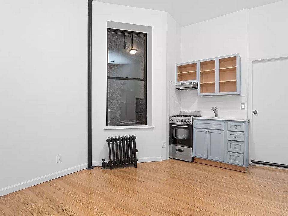 2nd image of 340 E 5th St APT A4