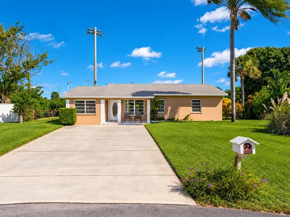 2219 E PINERIDGE Court, Delray Beach, FL 33444