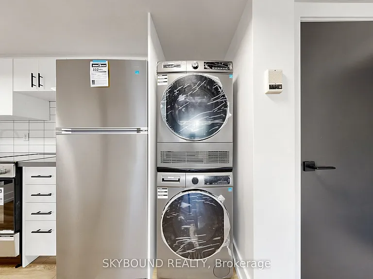 139 Wineva Ave #B — Photo 15