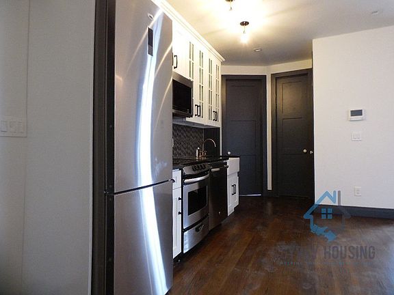 4th image of 119 Kent Ave #F3