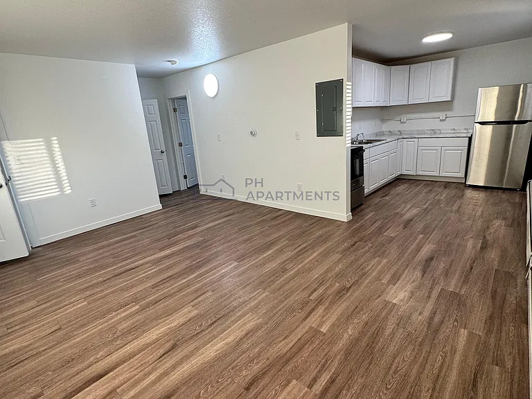 Kingston Apartments — Photo 10