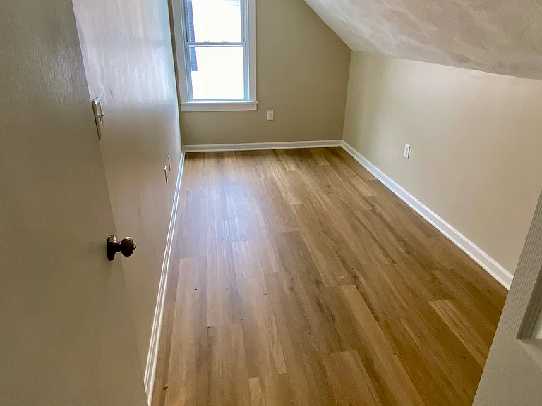 10 Campbell St #B — Photo 13