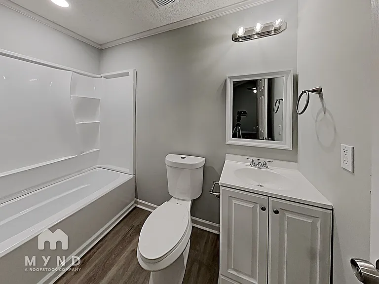 5716 Lambrook Ct — Photo 10