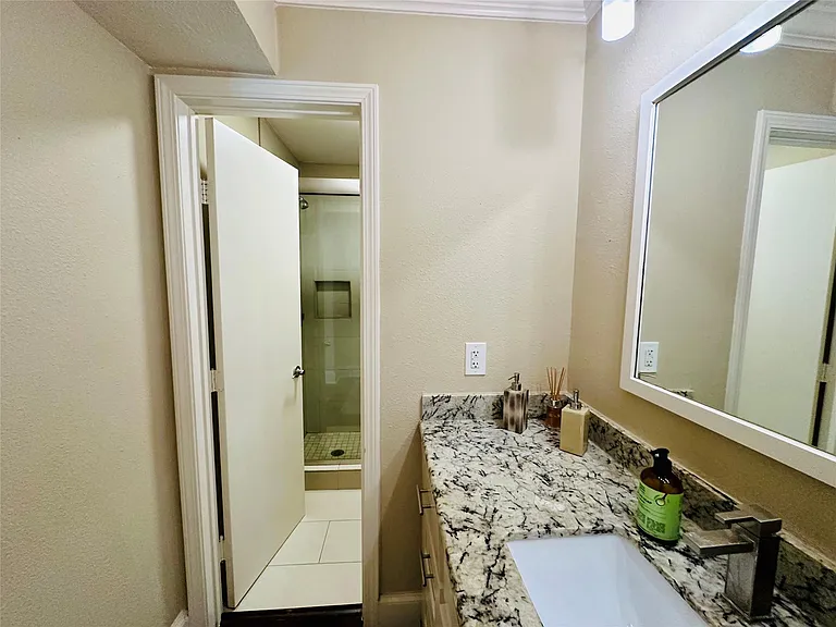 3402 Garrott St #16 — Photo 9