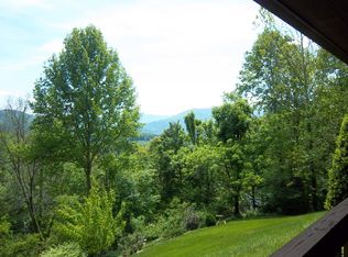 1461 Maple Springs Dr, Waynesville, NC 28785