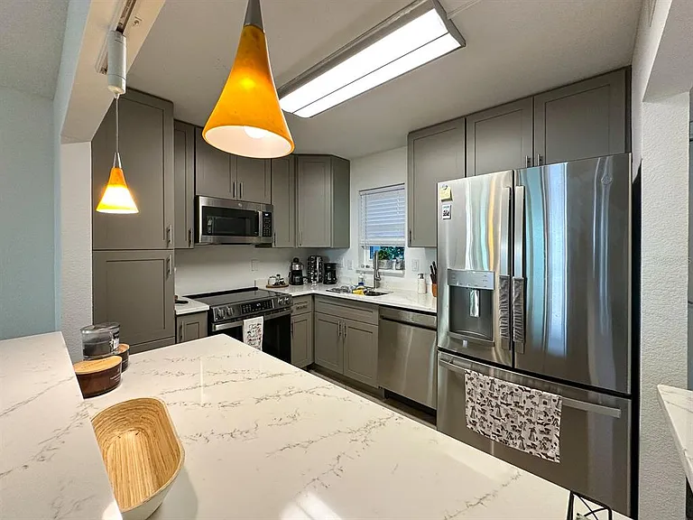 7920 Sun Island Dr S #102 — Photo 11