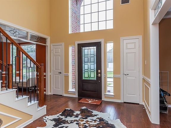 4th image of 5922 Hidden Lakes Dr