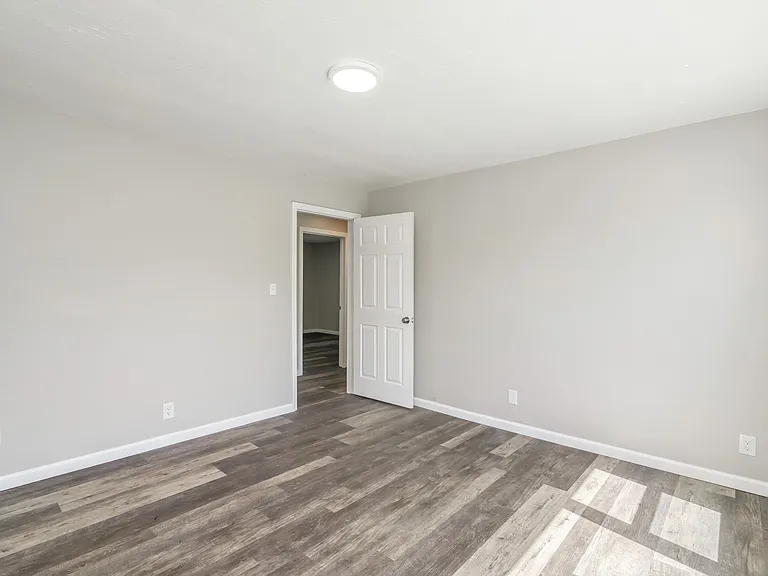 5700 Ridgefield Rd — Photo 22