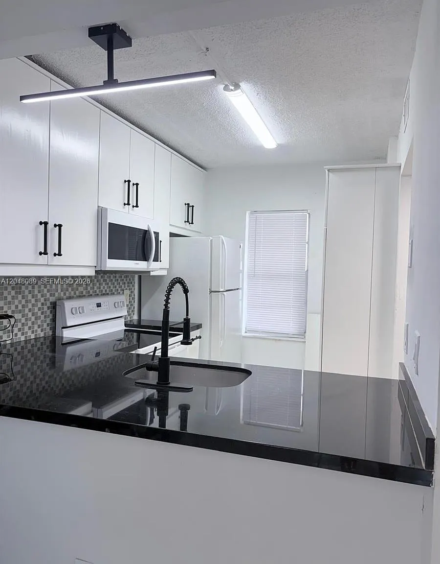 Forest Park South Ii Cond — Photo 1