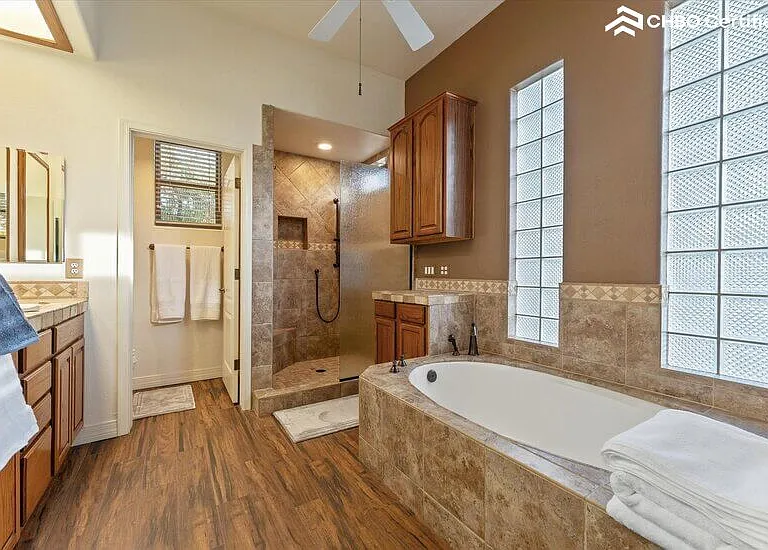 6445 W Fullam St — Photo 33
