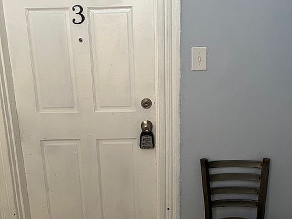 3rd image of 721 Dinwiddie St #3