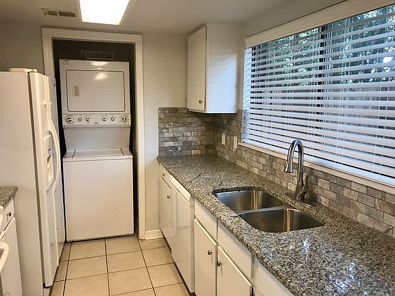 5th image of 222 Settlers Park Dr