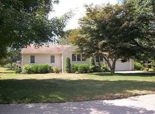 39 Stuart St, Westerly, RI 02891