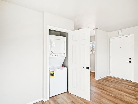 In-unit washer/dryer