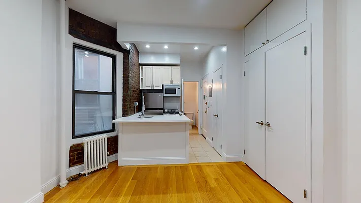 Rented by Bond New York | media 21