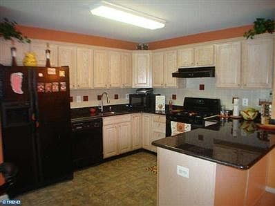 4th image of 95 Hearthstone Ln