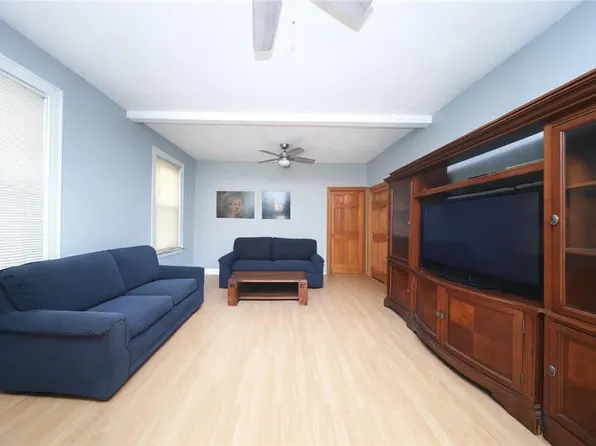 2044 71st Street image 14 of 30