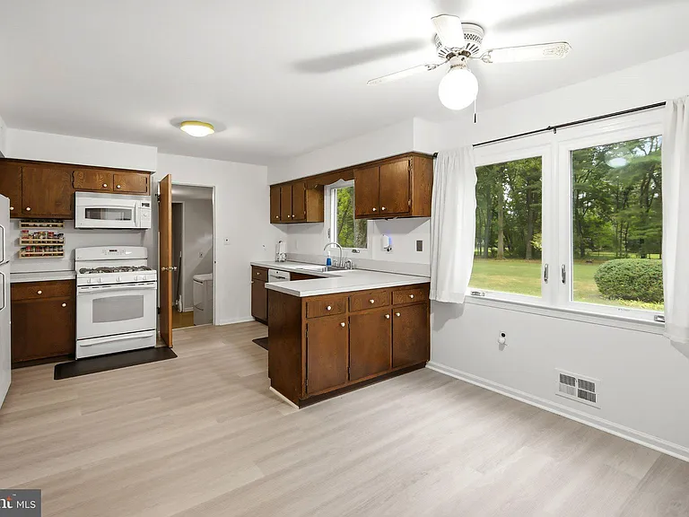 7 Hathaway Dr — Photo 13