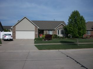 31769 Lavender Dr, Brownstown, MI 48173