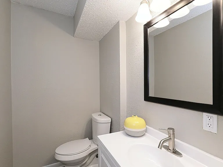 B2 - 2BD, 2BA - 1201SF - Downstairs Bathroom