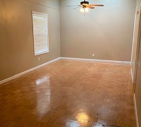 5th image of 381 Knights Ct