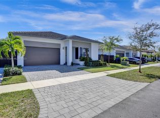 15226 SW 176th Ln, Miami, FL 33187