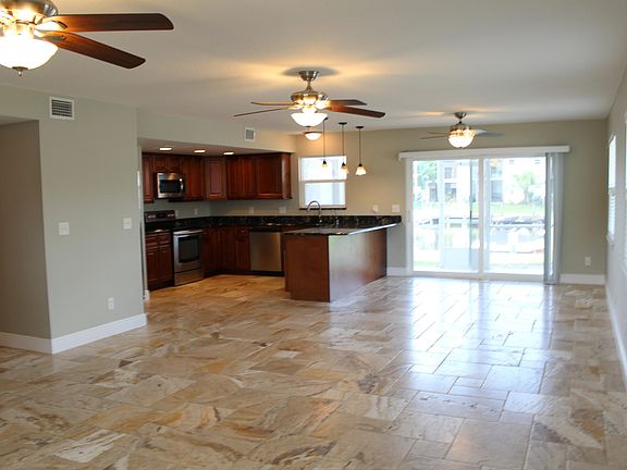 5th image of 421 Dove Ln #110