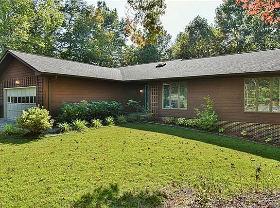 3rd image of 877 Deep Woods Dr