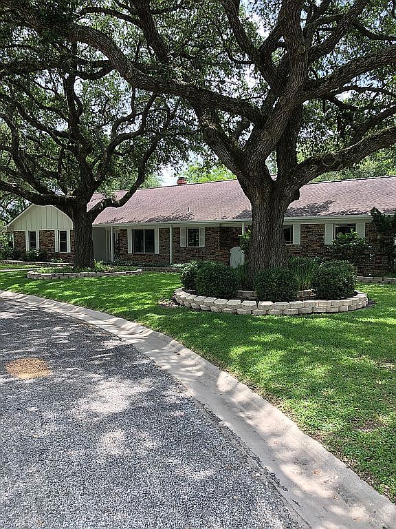 902 Huisache St, Ganado, TX 77962 Zillow