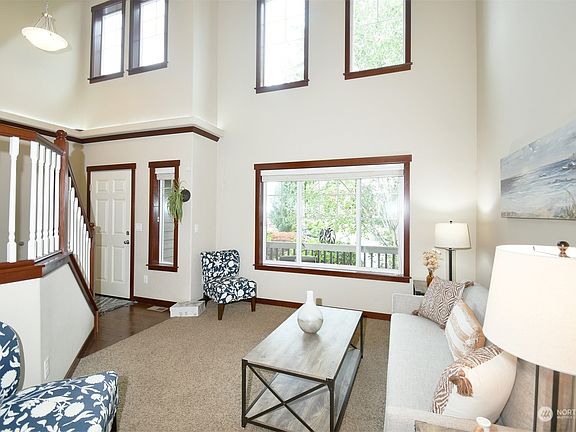 5th image of 1515 72nd Drive SE