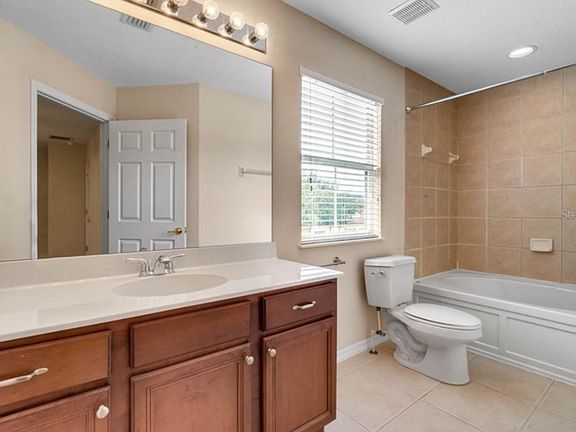 4th image of 1741 Retreat View Cir
