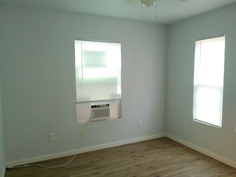 225 Watson St — Photo 12