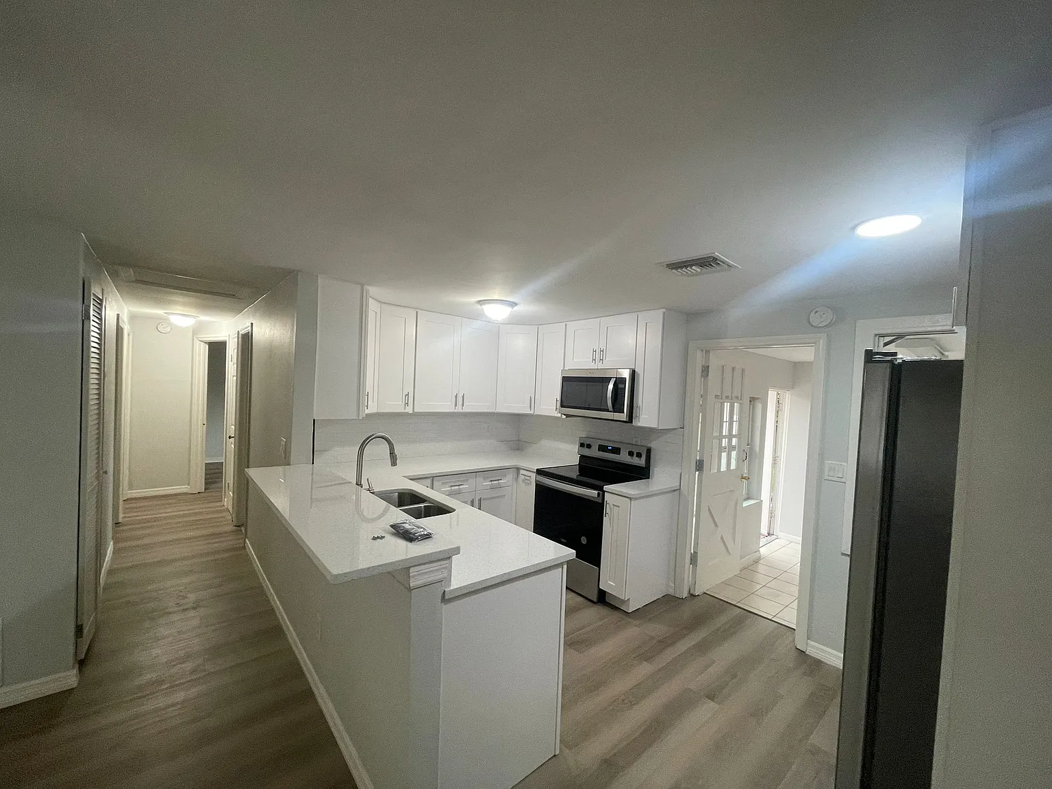 6022 W Clifton Street — Photo 4
