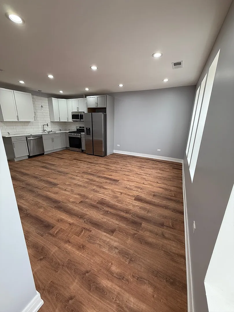 2 bed, 955 sqft, $2,450 — Photo 3