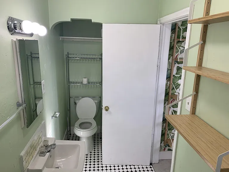 137 Pine St #2 — Photo 9