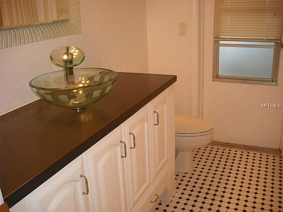 3rd image of 2662 Peachtree Cir E