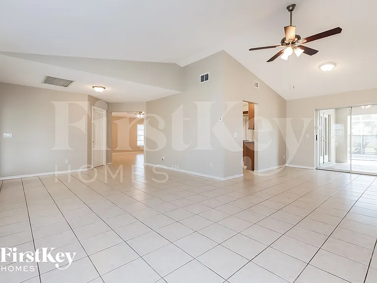 27065 Formosa Dr — Photo 7