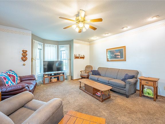 3rd image of 400 S 1st St
