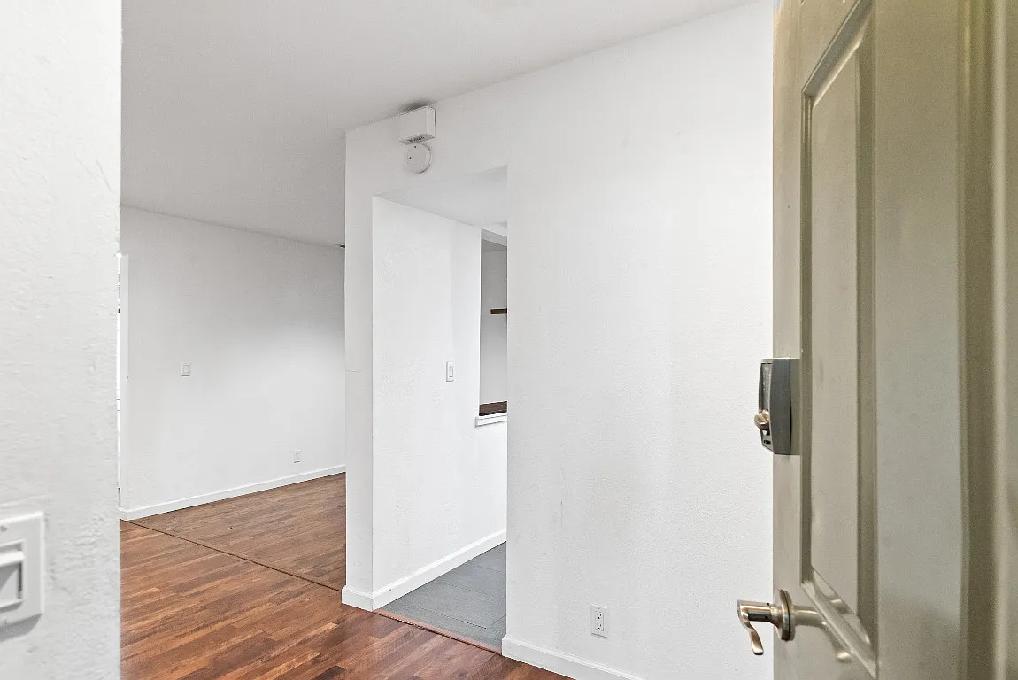 1 bed, 778 sqft, $2,649 — Photo 4