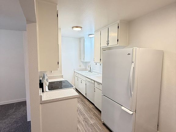 2nd image of 613 2nd St Unit 14