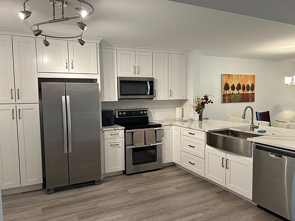 3rd image of 5754 Deauville Cir APT E208