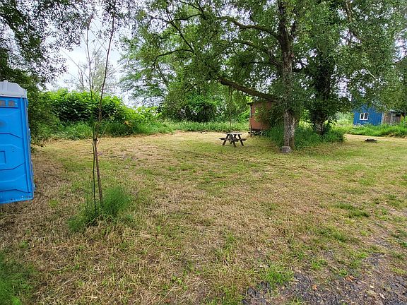 2nd image of 37 Rosburg Community Hall Rd