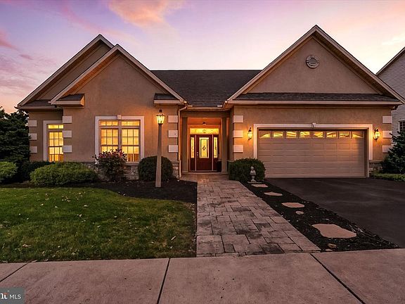 2nd image of 10 Azalea Dr