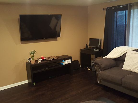 4th image of 11 Dennis Ct