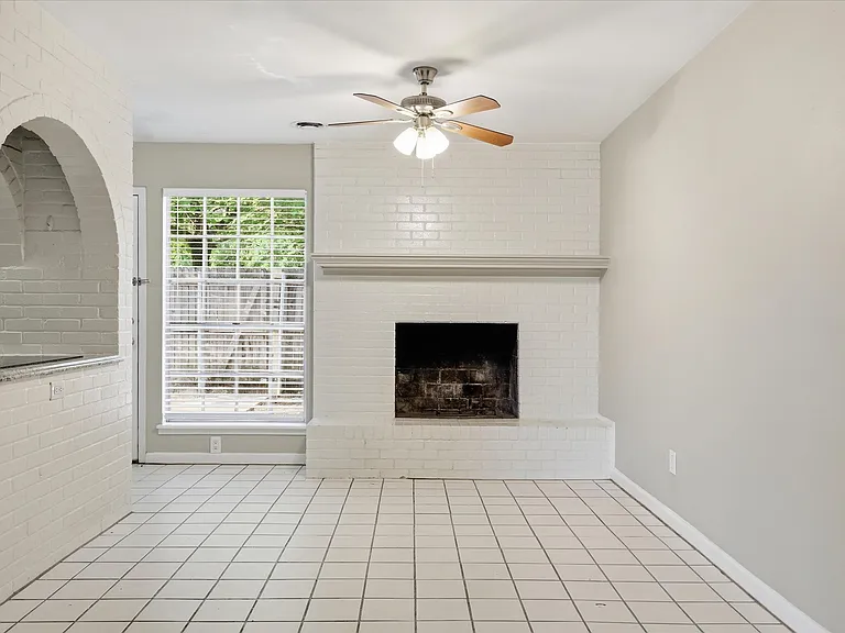1910 W Sanford St #A — Photo 19