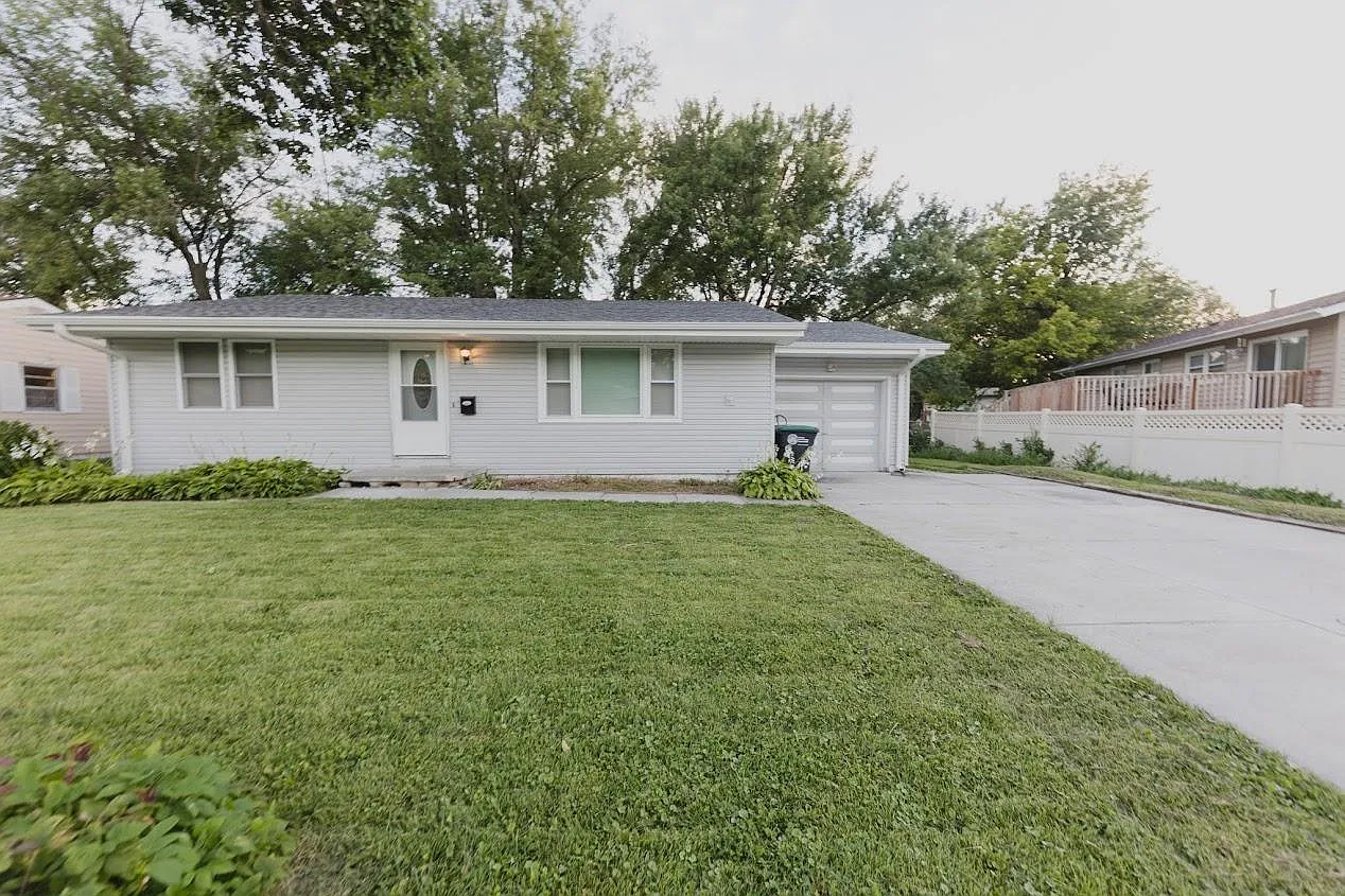 8621 Templeton Dr — Photo 1