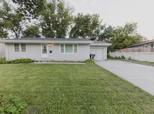8621 Templeton Dr, Omaha, NE 68134